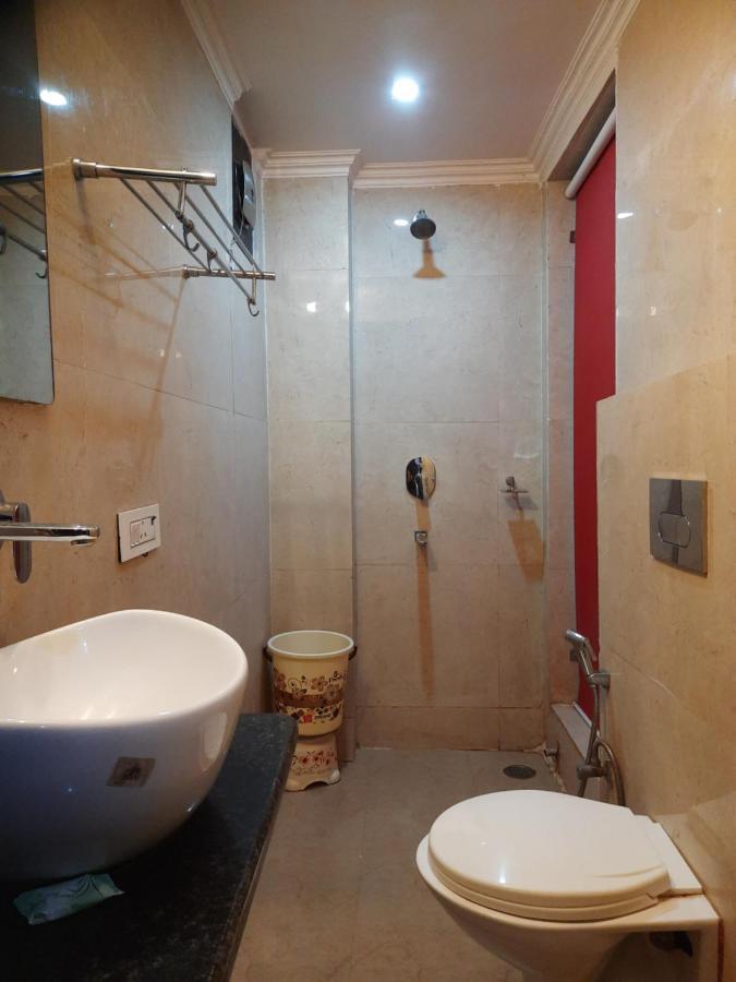 ניו דלהי Hotel The Amour Dx Near Igi Airport Delhi מראה חיצוני תמונה