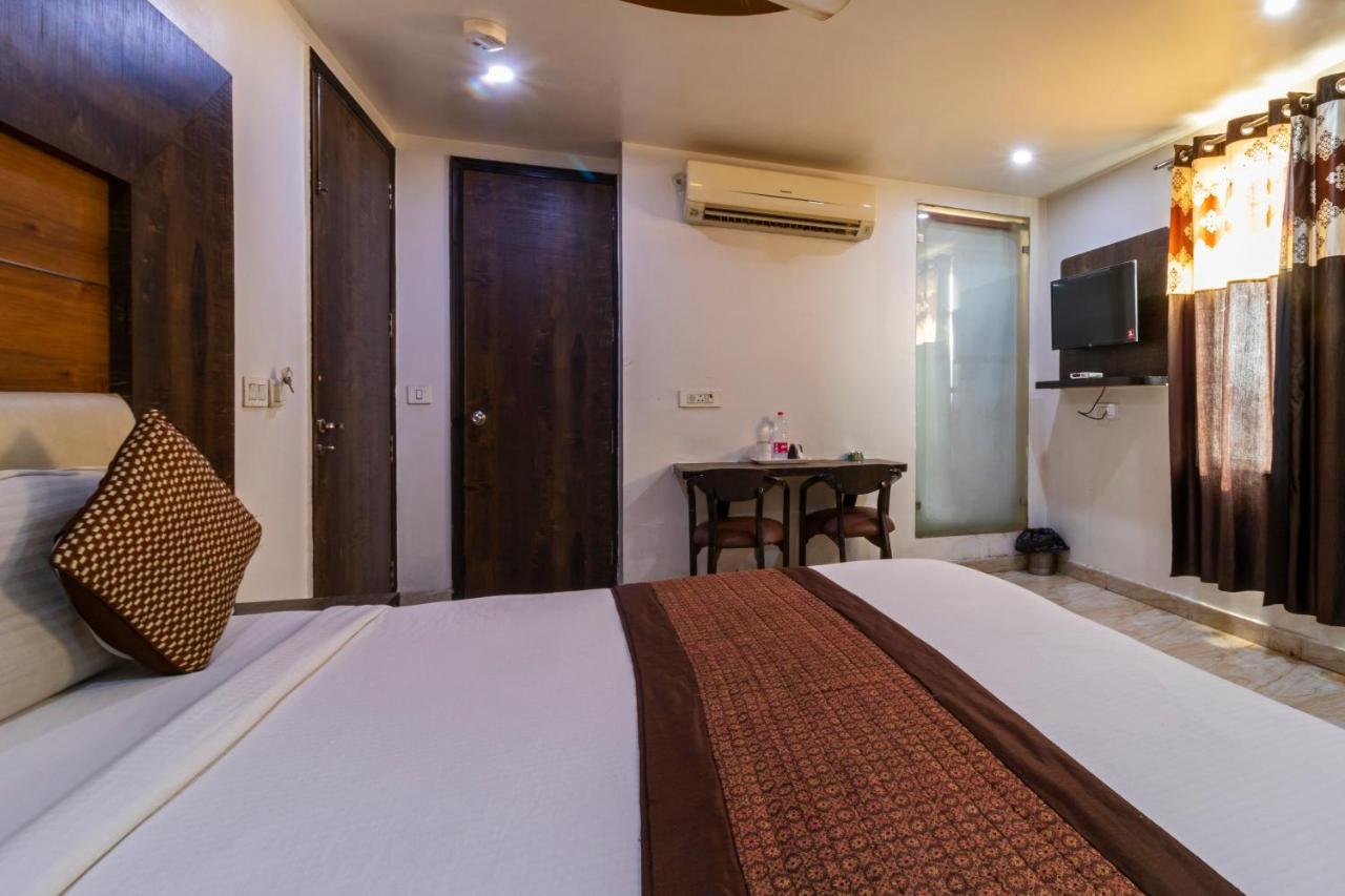 ניו דלהי Hotel The Amour Dx Near Igi Airport Delhi מראה חיצוני תמונה