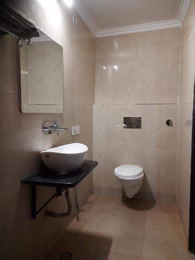 ניו דלהי Hotel The Amour Dx Near Igi Airport Delhi מראה חיצוני תמונה