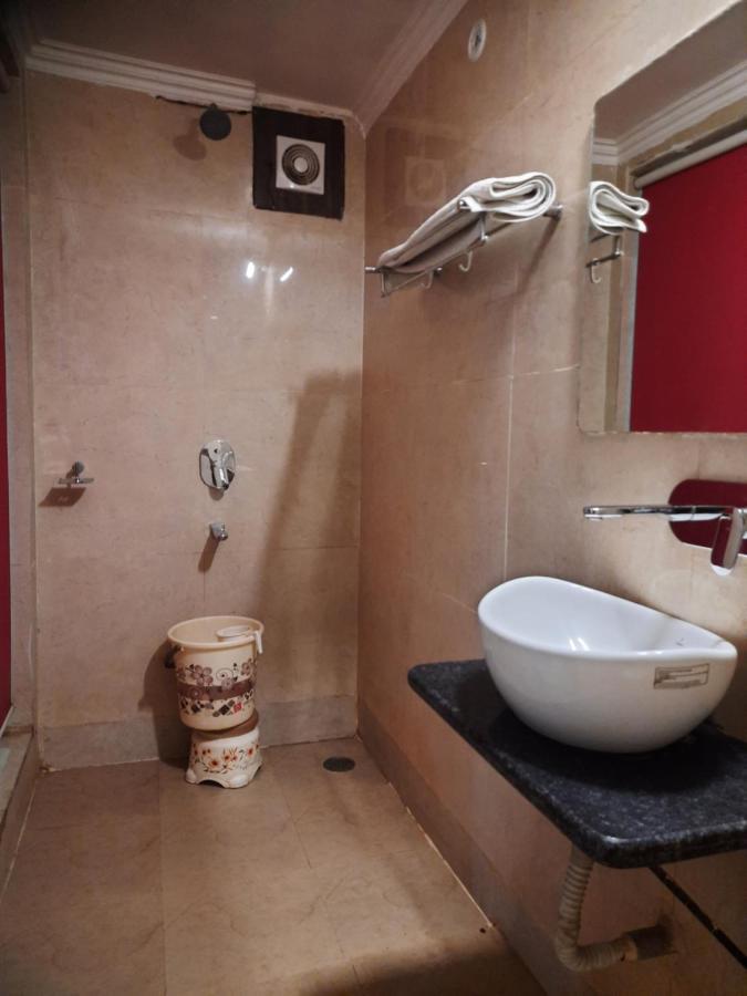 ניו דלהי Hotel The Amour Dx Near Igi Airport Delhi מראה חיצוני תמונה